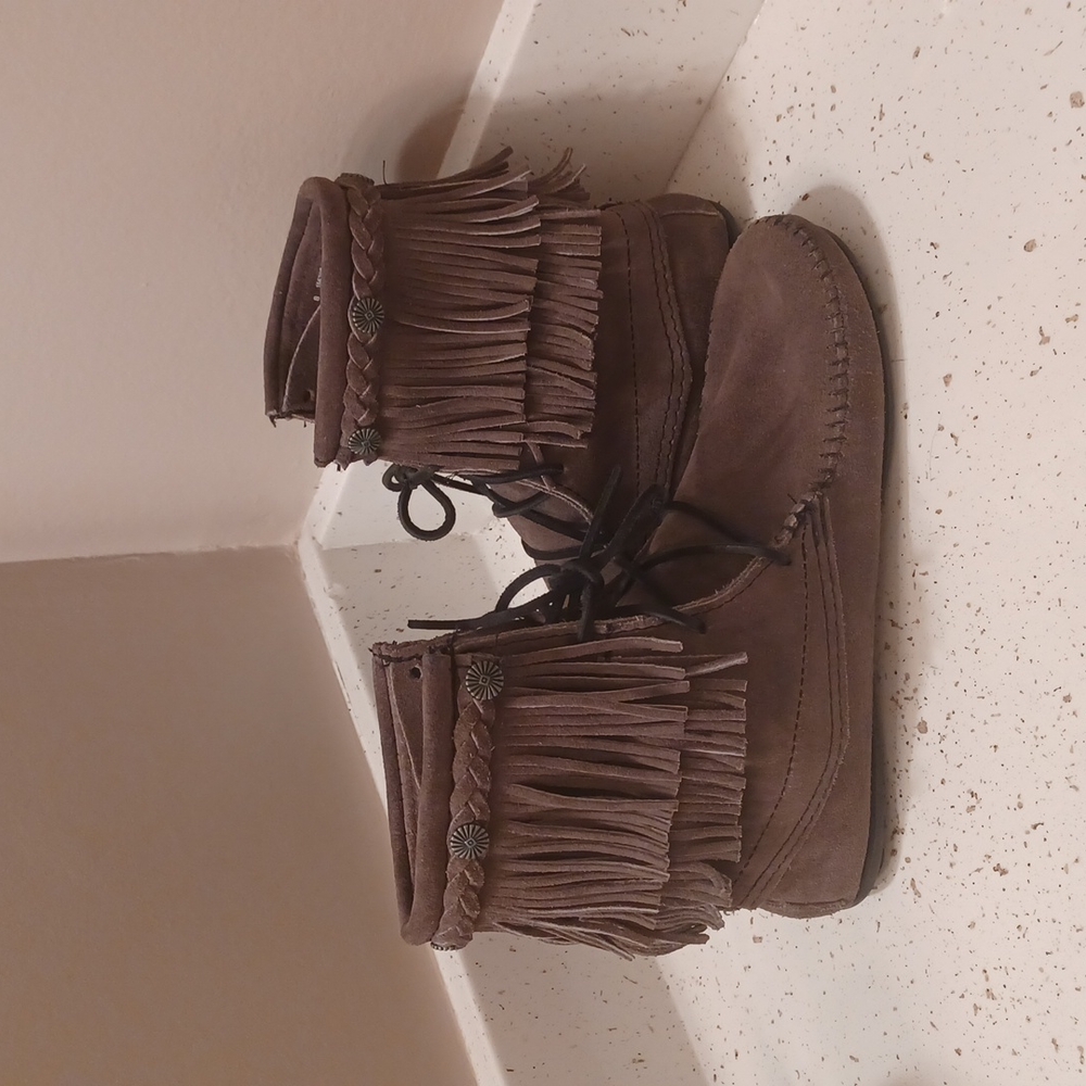 Minnetonka Brown Fringe Suede Ankle Boots